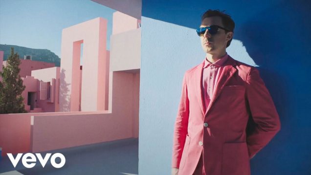 move-by-french-fanfan-clip-de-martin-solveig-do-it-right